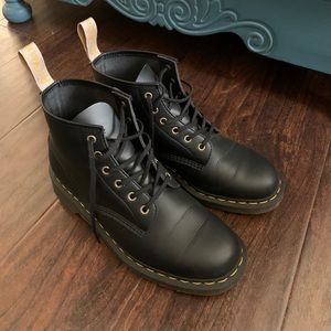 Dr. Marten’s vegan boots in great condition
